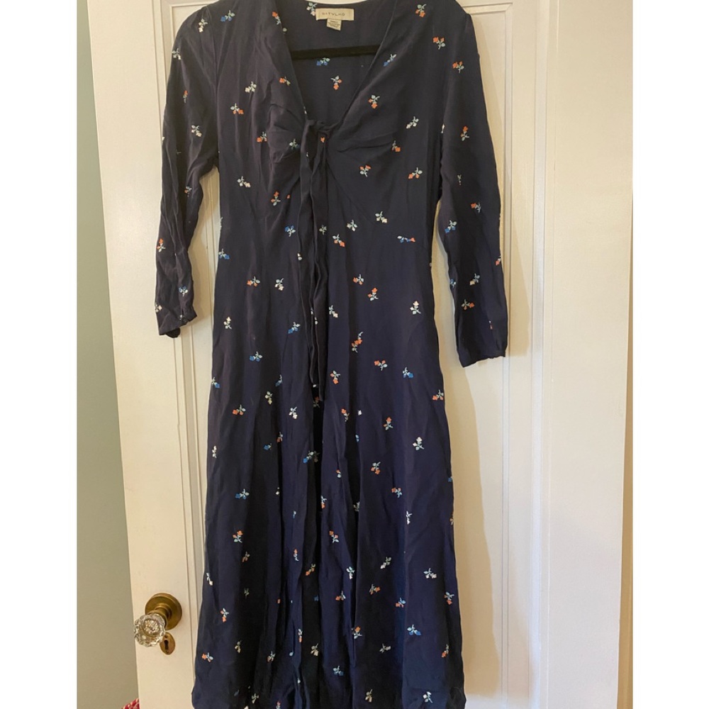 Tylho brand navy blue dress with flowers. Size small